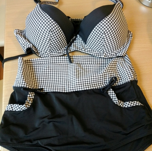 Unique Vintage Other - Unique Vingtage Xl BLK/why 2piece high waist